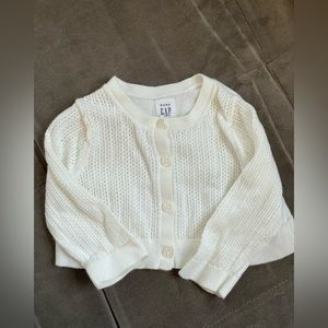 Gap baby girl white lightweight cardigan sweater size 3-6 months